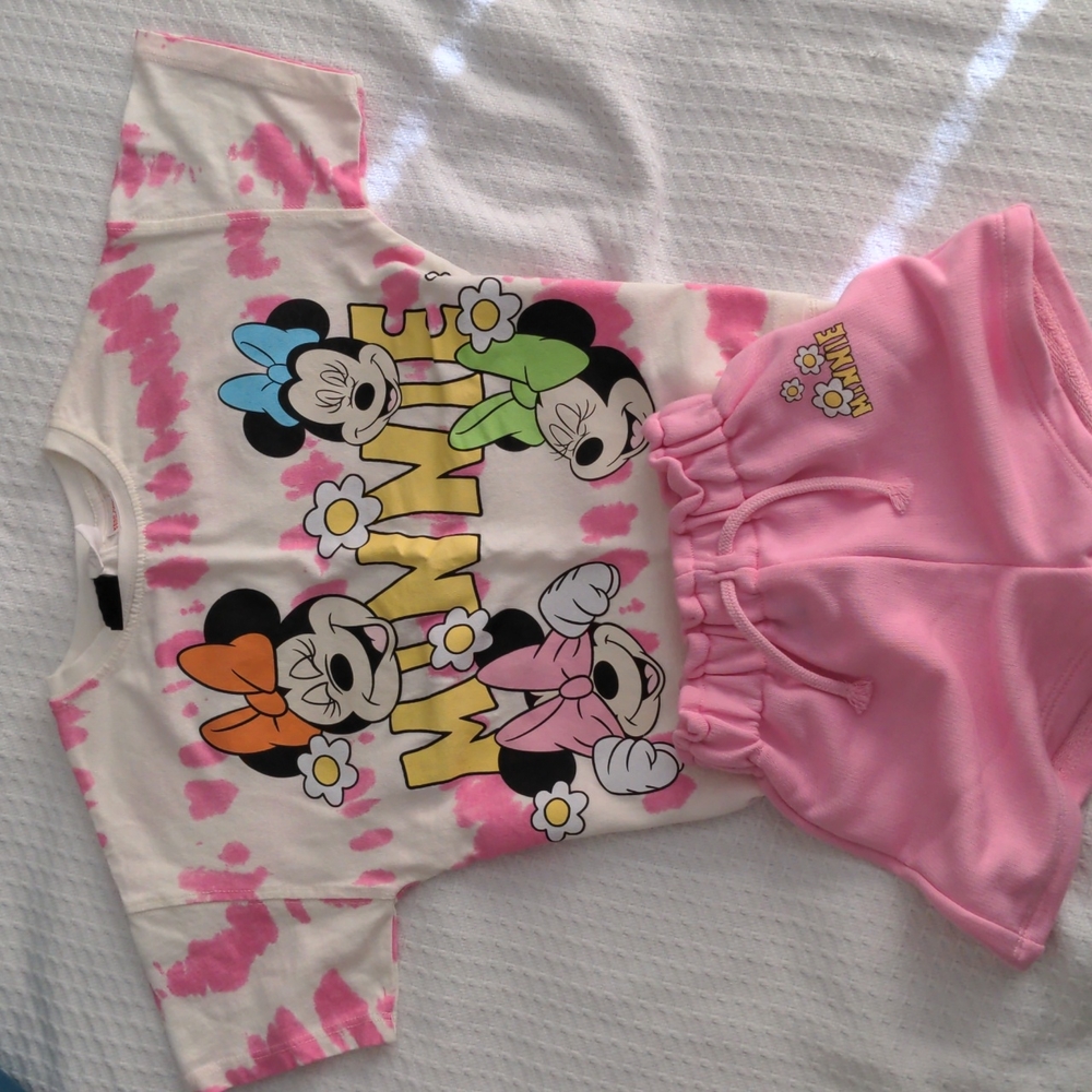 Zara Minnie mouse short set size 4-5yrs (110)
